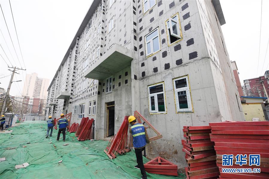 （新華全媒頭條&middot;圖文互動）（4）88級臺階，終于不再是座&ldquo;山&rdquo;？&mdash;&mdash;北京老舊小區(qū)加裝電梯現(xiàn)狀調(diào)查