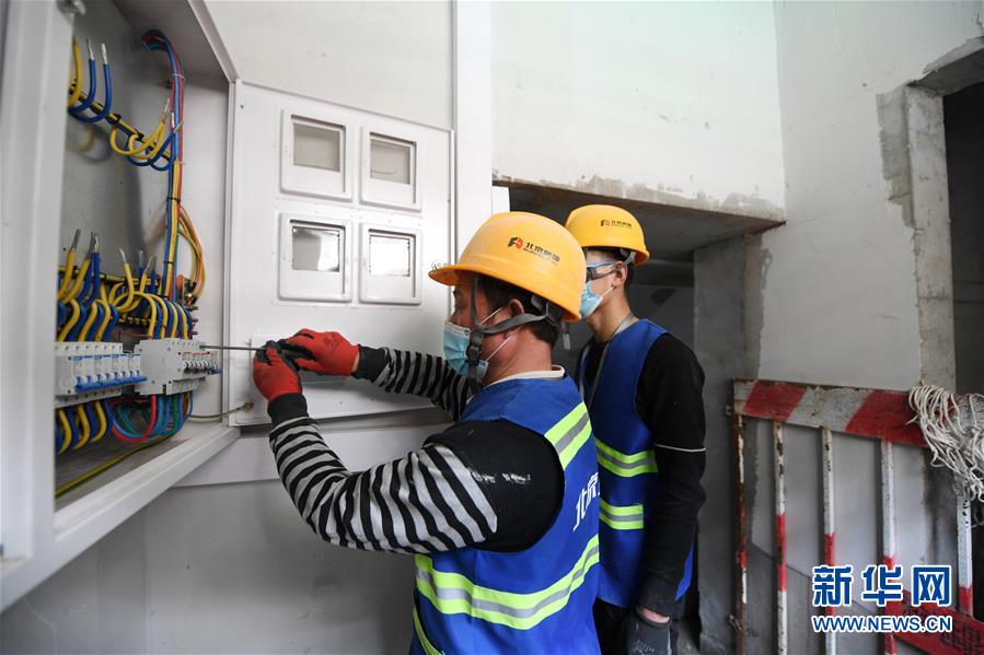 （新華全媒頭條&middot;圖文互動）（5）88級臺階，終于不再是座&ldquo;山&rdquo;？&mdash;&mdash;北京老舊小區(qū)加裝電梯現(xiàn)狀調(diào)查