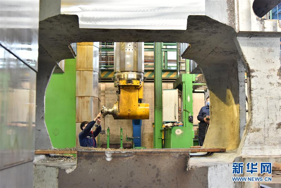 （聚焦復(fù)工復(fù)產(chǎn)&middot;圖文互動(dòng)）（3）&ldquo;大國重器&rdquo;生產(chǎn)如火如荼&mdash;&mdash;裝備制造業(yè)基地齊齊哈爾加快復(fù)工復(fù)產(chǎn)見聞