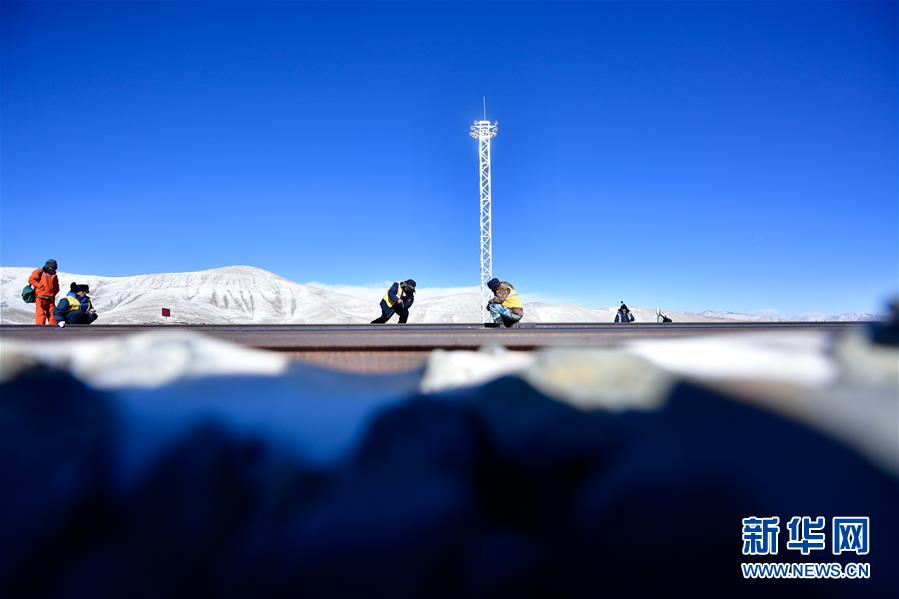 (新華全媒頭條·圖文互動)(6)用腳步和忠誠守護雪域天路——記青藏鐵路望昆線路車間副主任于本蕃