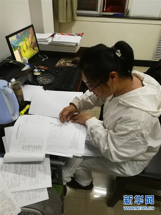 （一線抗疫群英譜&middot;圖文互動(dòng)）（1）山西檢測(cè)員伉儷：疫情不退，決不放松