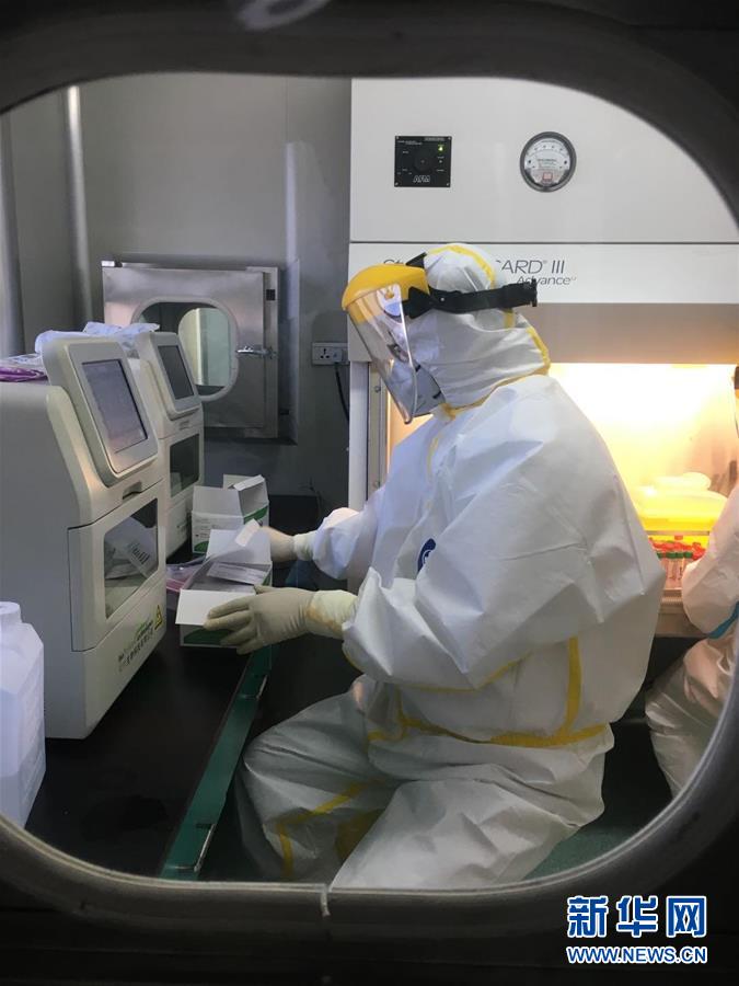 （一線抗疫群英譜&middot;圖文互動(dòng)）（2）山西檢測(cè)員伉儷：疫情不退，決不放松