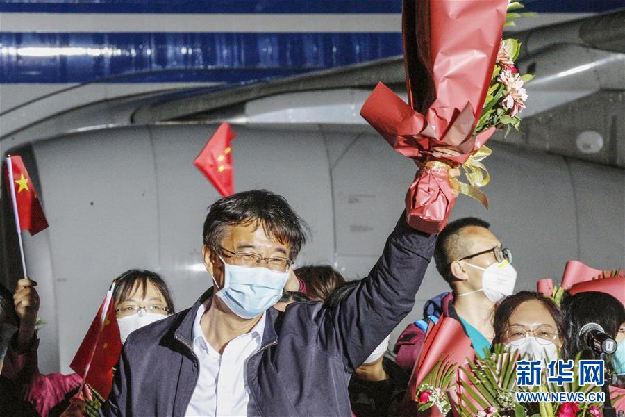 （聚焦疫情防控&middot;圖文互動）（9）分秒必爭！一切為了治病救人&mdash;&mdash;中國抗疫生命至上的生動實踐