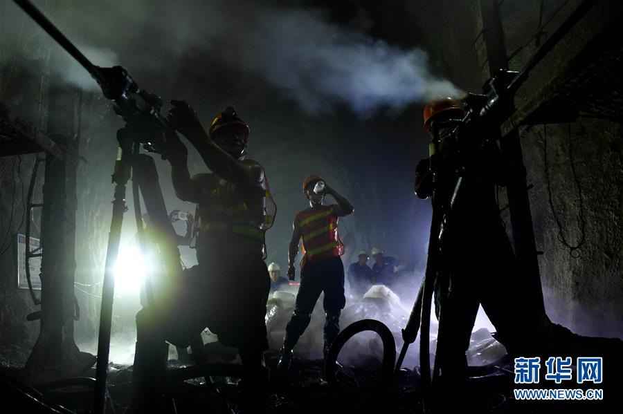 （圖文互動）（1）&ldquo;最難掘進隧道&rdquo;大柱山隧道貫通