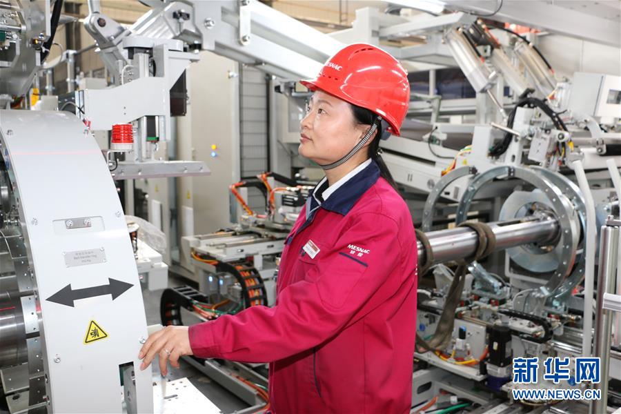 （新華全媒頭條&middot;圖文互動）（4）這個(gè)春天，追尋奮斗者的腳步&mdash;&mdash;寫在2020年&ldquo;五一&rdquo;國際勞動節(jié)到來之際