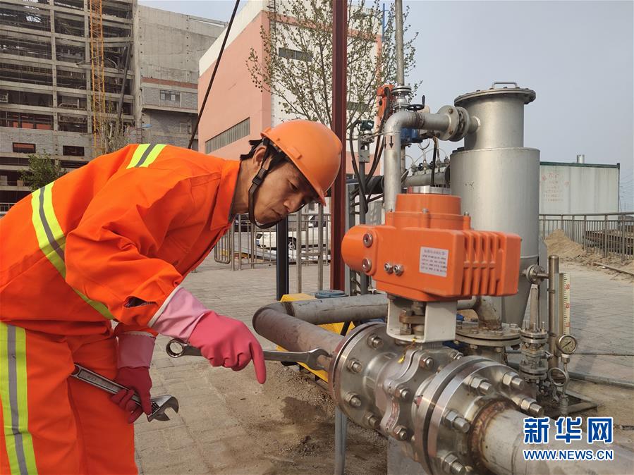 （新華全媒頭條&middot;圖文互動）（8）這個(gè)春天，追尋奮斗者的腳步&mdash;&mdash;寫在2020年&ldquo;五一&rdquo;國際勞動節(jié)到來之際