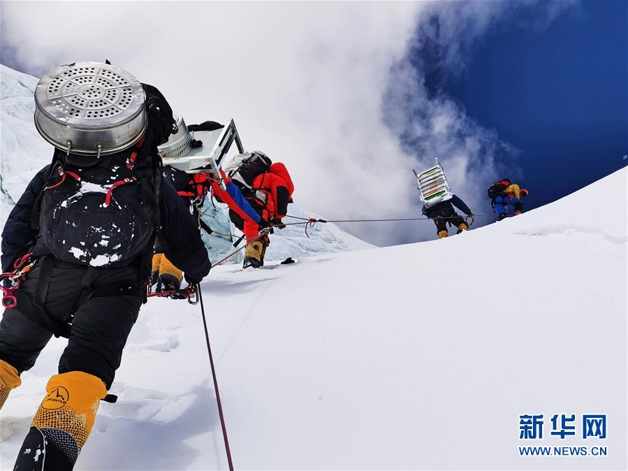 （2020珠峰高程測量）（3）珠峰好天氣 有望打通頂峰之&ldquo;路&rdquo;