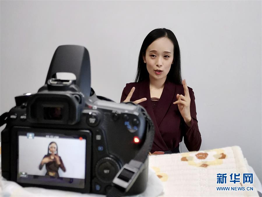 （在習(xí)近平新時(shí)代中國(guó)特色社會(huì)主義思想指引下&mdash;&mdash;新時(shí)代新作為新篇章&middot;習(xí)近平總書記關(guān)切事&middot;圖文互動(dòng)）（4）增強(qiáng)困難群眾對(duì)疫情影響的抵抗力