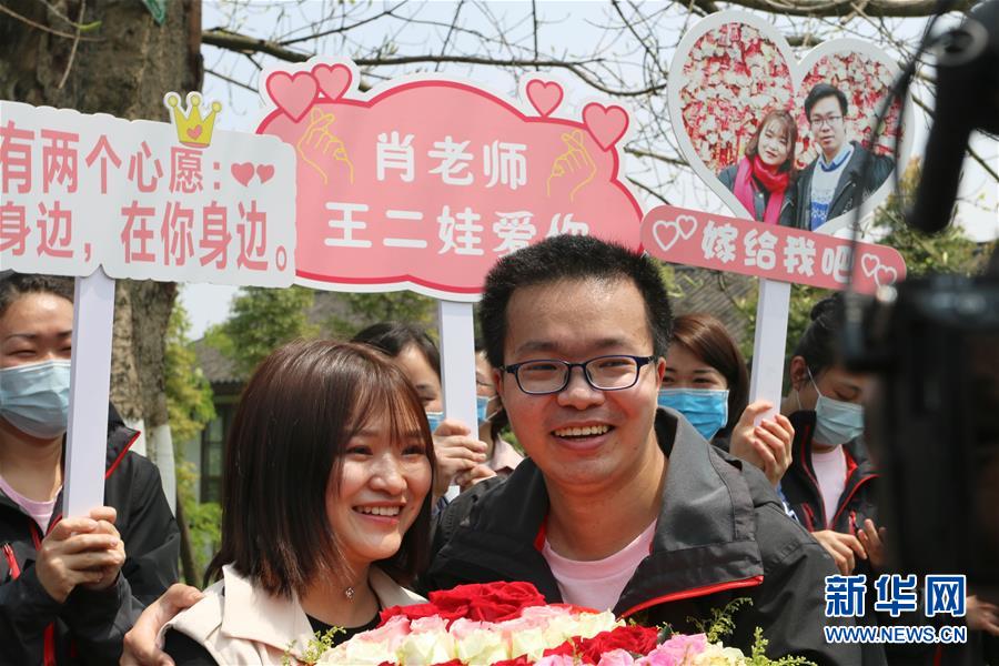 （新華全媒頭條&middot;圖文互動）（12）&ldquo;我看不見你的樣子，但我知道你是誰&rdquo;&mdash;&mdash;寫在國際護士節(jié)來臨之際