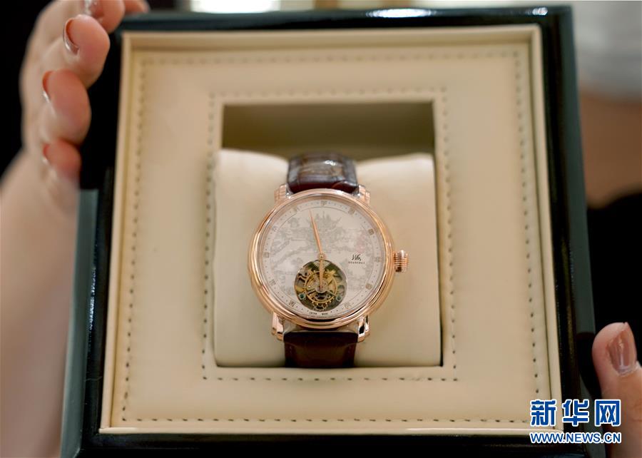 (新華全媒頭條·圖文互動)(4)“風(fēng)”起“云”涌 中國品牌在全球戰(zhàn)“疫”中崛起