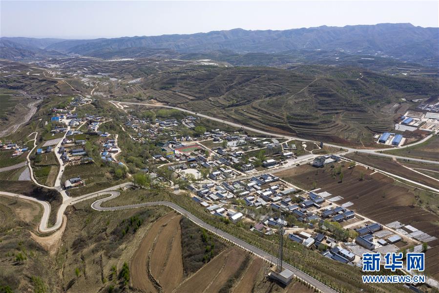 （新華全媒頭條&middot;圖文互動(dòng)）（4）初夏，循著總書(shū)記的腳步探訪(fǎng)產(chǎn)業(yè)扶貧新事