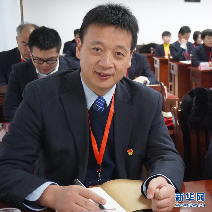 （新華全媒頭條&middot;圖文互動）（26）風(fēng)雨無阻向前進(jìn)&mdash;&mdash;寫在全國疫情防控阻擊戰(zhàn)取得重大戰(zhàn)略成果之際