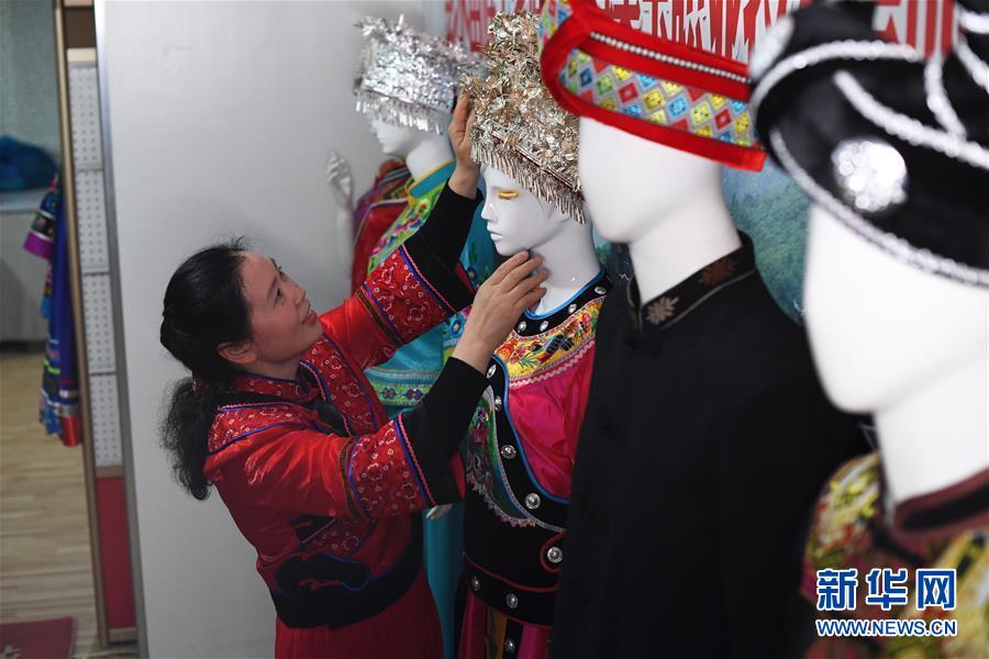 （兩會人物&middot;圖文互動）（5）帶娃、賺錢兩不誤&mdash;&mdash;一位農(nóng)民工代表眼中的脫貧新工作
