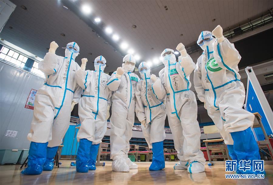 （新華全媒頭條&middot;圖文互動）（1）從人民中汲取磅礴力量&mdash;&mdash;習近平總書記同出席2020年全國兩會人大代表、政協(xié)委員共商國是紀實