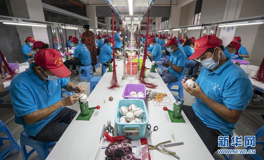 （新華全媒頭條&middot;兩會精神看落實&middot;圖文互動）（7）培育新機 開辟新局&mdash;&mdash;落實全國兩會精神激發(fā)經濟發(fā)展新動能述評