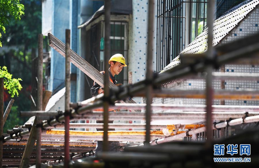 (新華全媒頭條·兩會(huì)精神看落實(shí)·圖文互動(dòng))(8)努力讓群眾看到變化得到實(shí)惠——落實(shí)全國兩會(huì)精神持續(xù)保障和改善民生述評(píng)