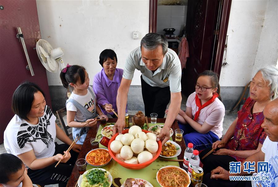 （新華全媒頭條&middot;圖文互動(dòng)）（2）庚子之豐&mdash;&mdash;2020年河南夏糧豐收?qǐng)D景