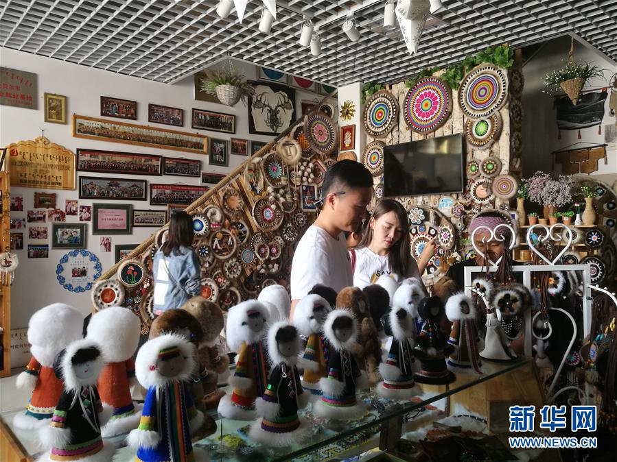 （在習(xí)近平新時代中國特色社會主義思想指引下&mdash;&mdash;新時代新作為新篇章&middot;習(xí)近平總書記關(guān)切事&middot;圖文互動）（3）讓每一個角落都感受到幸福的溫情&mdash;&mdash;人口較少民族在脫貧攻堅大潮中的奮進故事