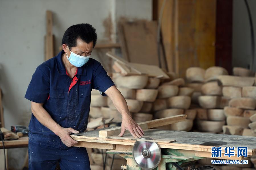  （新華全媒頭條&middot;圖文互動(dòng)）（5）青春，在希望的田野上&mdash;&mdash;大別山區(qū)尋訪&ldquo;城歸&rdquo;大學(xué)畢業(yè)生