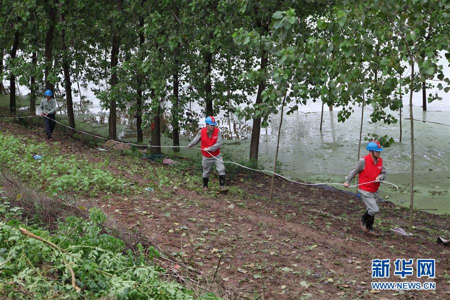 （圖文互動）（2）搶險！群眾的安全高于一切&mdash;&mdash;湖北統(tǒng)籌部署緊急應(yīng)對洪澇災(zāi)害