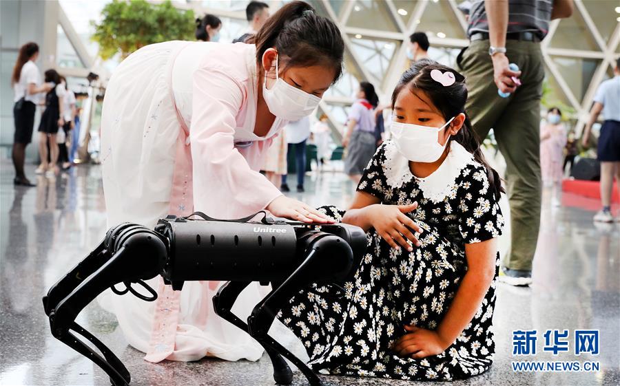 (新華全媒頭條·圖文互動)(11)讓世界更有“AI”——透視2020世界人工智能大會云端峰會