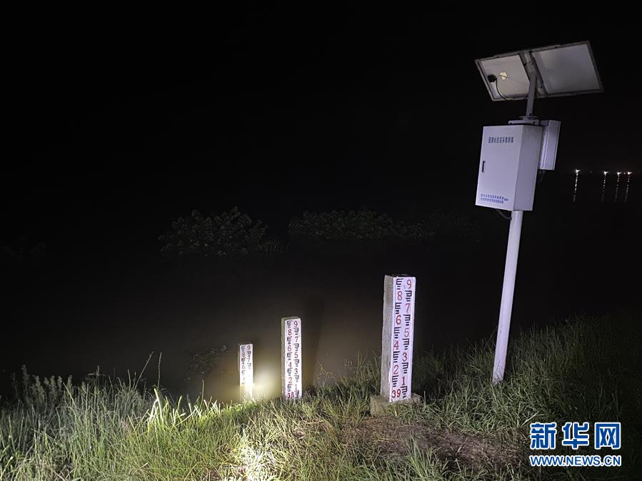 (防汛抗洪·圖文互動)(1)目擊洞庭抗洪“風(fēng)向標(biāo)”挺過第一波攻擊