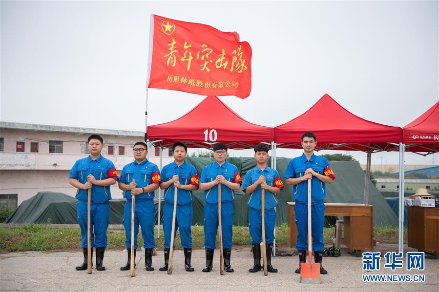 （防汛抗洪&middot;圖文互動(dòng)）（8）在大堤上成長(zhǎng)，為人民守護(hù)&mdash;&mdash;洪水中的青年&ldquo;生力軍&rdquo;