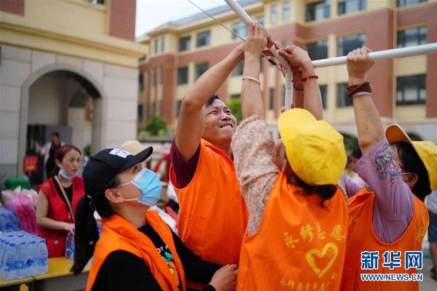 （在習近平新時代中國特色社會主義思想指引下&mdash;&mdash;新時代新作為新篇章&middot;習近平總書記關切事&middot;圖文互動）（5）遮風雨 送安穩(wěn)&mdash;&mdash;受災群眾轉(zhuǎn)移安置中的暖心故事