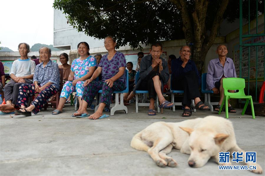 （在習近平新時代中國特色社會主義思想指引下&mdash;&mdash;新時代新作為新篇章&middot;習近平總書記關切事&middot;圖文互動）（8）遮風雨 送安穩(wěn)&mdash;&mdash;受災群眾轉(zhuǎn)移安置中的暖心故事