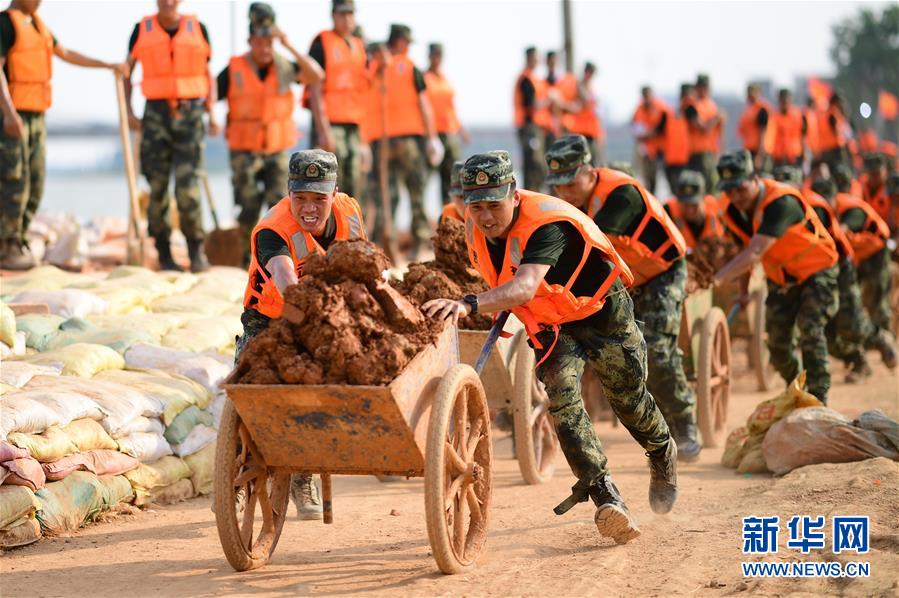 （新華全媒頭條&middot;圖文互動）（11）百萬群眾大轉(zhuǎn)移&mdash;&mdash;抗洪搶險(xiǎn)救援直擊