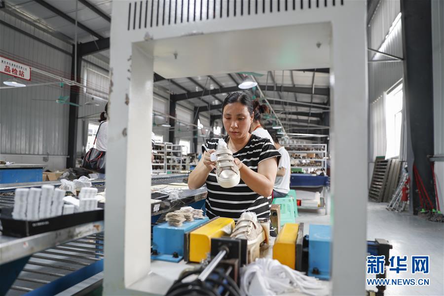 （落實(shí)&ldquo;六穩(wěn)&rdquo;&ldquo;六保&rdquo;一線見聞&middot;圖文互動）（2）&ldquo;不讓一名貧困勞動力失業(yè)！&rdquo;&mdash;&mdash;三峽庫區(qū)穩(wěn)就業(yè)見聞