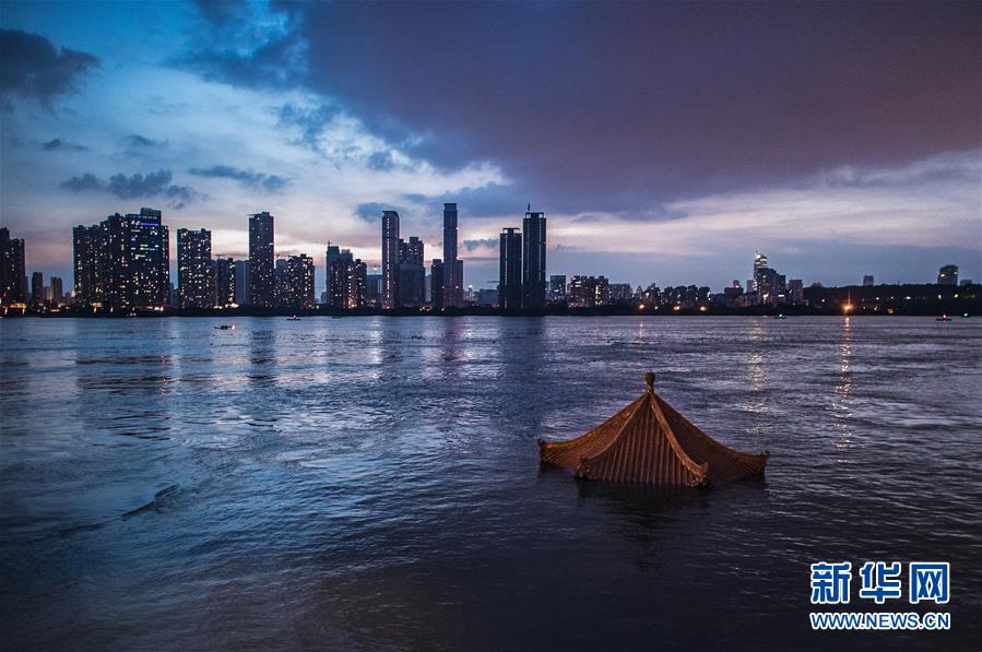 （在習(xí)近平新時(shí)代中國特色社會主義思想指引下&mdash;&mdash;新時(shí)代新作為新篇章&middot;習(xí)近平總書記關(guān)切事&middot;圖文互動(dòng)）（1）戰(zhàn)疫魔,斗洪魔&mdash;&mdash;湖北全力應(yīng)對防疫、防汛疊加&ldquo;雙考&rdquo;