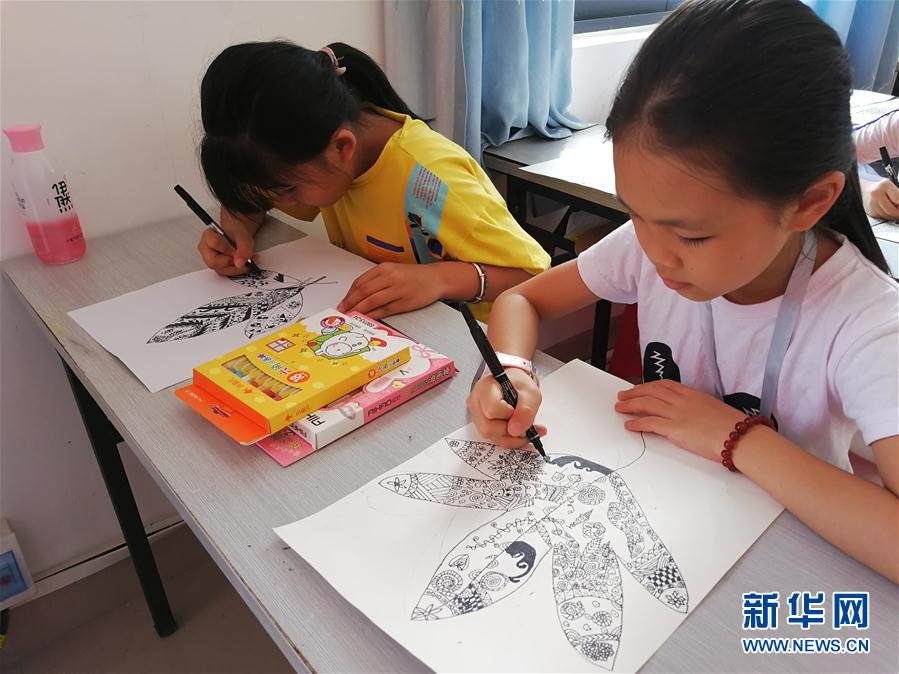 （特別的暑期生活&middot;圖文互動(dòng)）（1）她們的愿望，在這個(gè)假期實(shí)現(xiàn)&mdash;&mdash;廣西隆安易地扶貧搬遷安置區(qū)暑期見聞