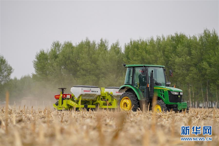 （在習(xí)近平新時(shí)代中國特色社會主義思想指引下&mdash;&mdash;新時(shí)代新作為新篇章&middot;習(xí)近平總書記關(guān)切事&middot;圖文互動(dòng)）（7）為黑土加&ldquo;油&rdquo;&mdash;&mdash;&ldquo;耕地中的大熊貓&rdquo;，我們這樣保護(hù)