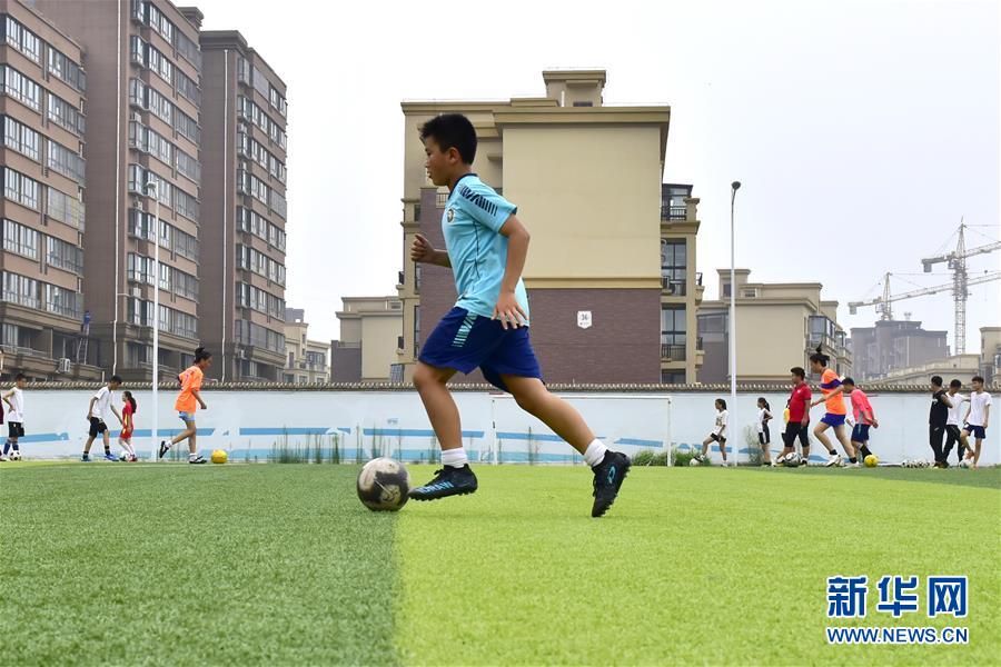 (特別的暑期生活·圖文互動(dòng))(2)文體活動(dòng)豐富河南農(nóng)村孩子暑期生活