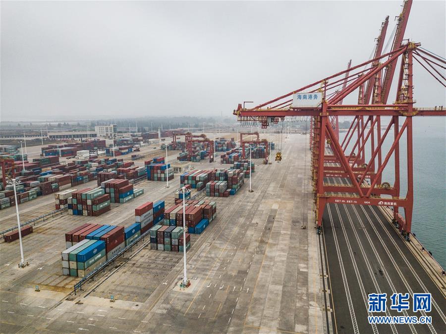 (在習(xí)近平新時(shí)代中國(guó)特色社會(huì)主義思想指引下——新時(shí)代新作為新篇章·習(xí)近平總書記關(guān)切事·圖文互動(dòng))(3)感受開放新魅力——海南自由貿(mào)易港建設(shè)開局觀察