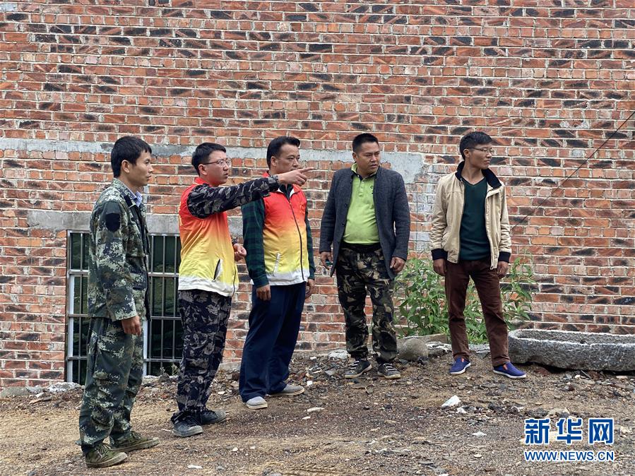 （在習(xí)近平新時代中國特色社會主義思想指引下&mdash;&mdash;新時代新作為新篇章&middot;習(xí)近平總書記關(guān)切事&middot;圖文互動）（5）青春做伴，西部放歌&mdash;&mdash;走近扎根西部建設(shè)邊疆的大學(xué)生們