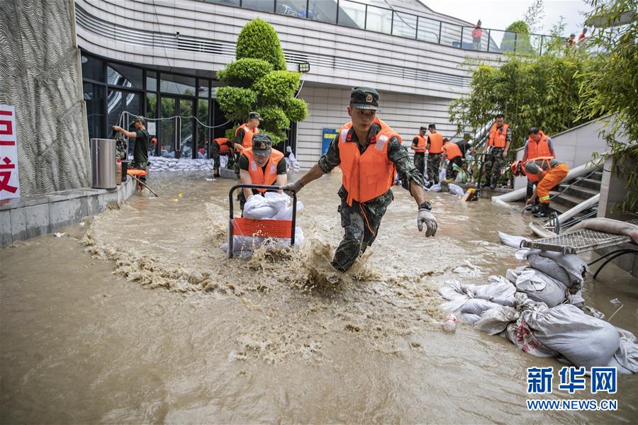 （防汛抗洪&middot;圖文互動）（4）筑起防大汛的堅強防線&mdash;&mdash;重慶防御長江、嘉陵江過境洪峰現(xiàn)場記錄