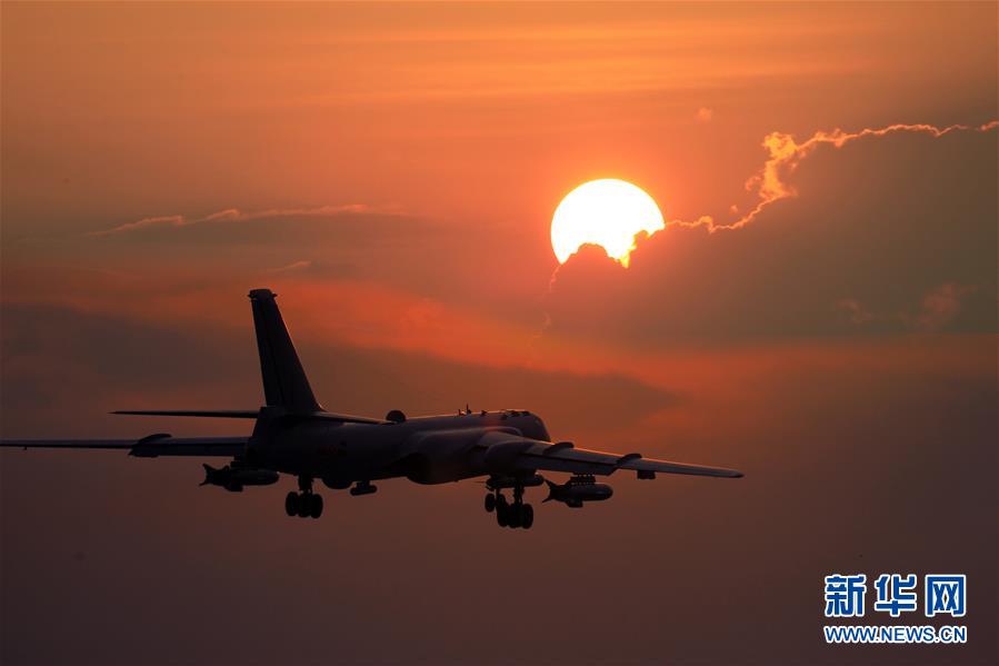 （在習(xí)近平強(qiáng)軍思想指引下&middot;我們在戰(zhàn)位報(bào)告&middot;圖文互動）（4）雷霆&ldquo;戰(zhàn)神&rdquo;向戰(zhàn)而飛&mdash;&mdash;空軍航空兵某師牢記囑托備戰(zhàn)打仗記事