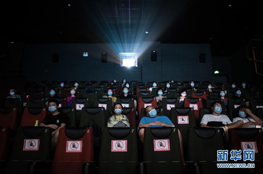 (在習(xí)近平新時代中國特色社會主義思想指引下——新時代新作為新篇章·習(xí)近平總書記關(guān)切事·圖文互動)(1)消費回暖市聲新——內(nèi)需動力不斷釋放的市場觀察