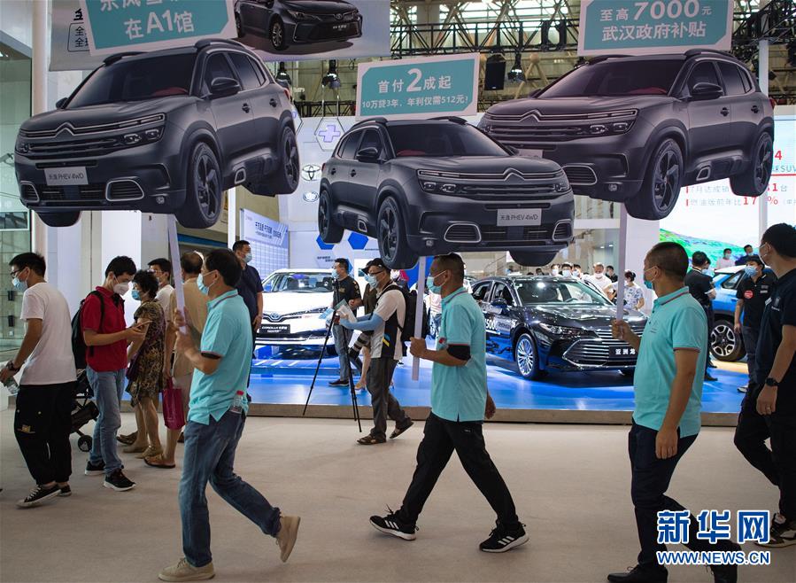 (在習(xí)近平新時代中國特色社會主義思想指引下——新時代新作為新篇章·習(xí)近平總書記關(guān)切事·圖文互動)(3)消費回暖市聲新——內(nèi)需動力不斷釋放的市場觀察