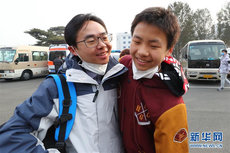 （抗疫一線醫(yī)務(wù)人員英雄群體&middot;圖文互動(dòng)）（5）你的名字，我們的希望&mdash;&mdash;記國(guó)家援鄂抗疫醫(yī)療隊(duì)