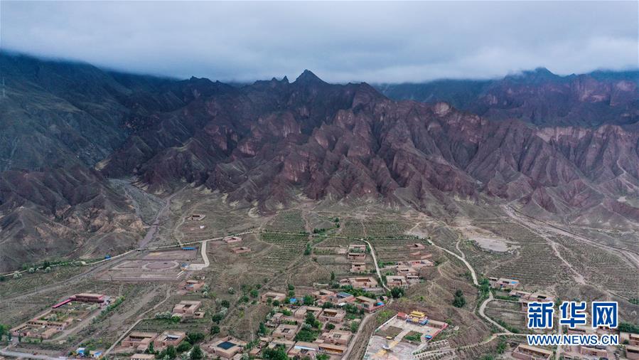 （新華全媒頭條&middot;走向我們的小康生活&middot;決戰(zhàn)決勝脫貧攻堅(jiān)&middot;圖文互動）（6）高原上綻放的光芒&mdash;&mdash;來自青海攻克深度貧困堡壘的故事