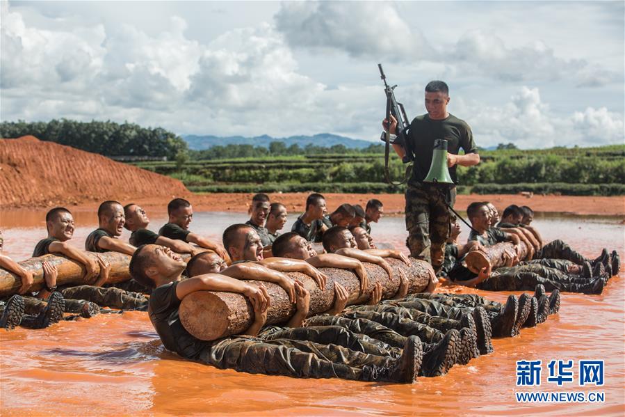 (圖文互動(dòng))(3)守護(hù)平安的“鋼刀傳人”——記武警云南總隊(duì)某支隊(duì)機(jī)動(dòng)一中隊(duì)