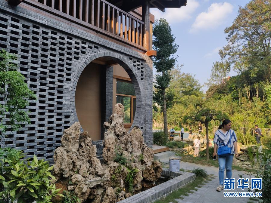 （走向我們的小康生活&middot;圖文互動）（1）游客來了，小康近了&mdash;&mdash;生態(tài)旅游引領(lǐng)湖北山區(qū)蝶變二三事