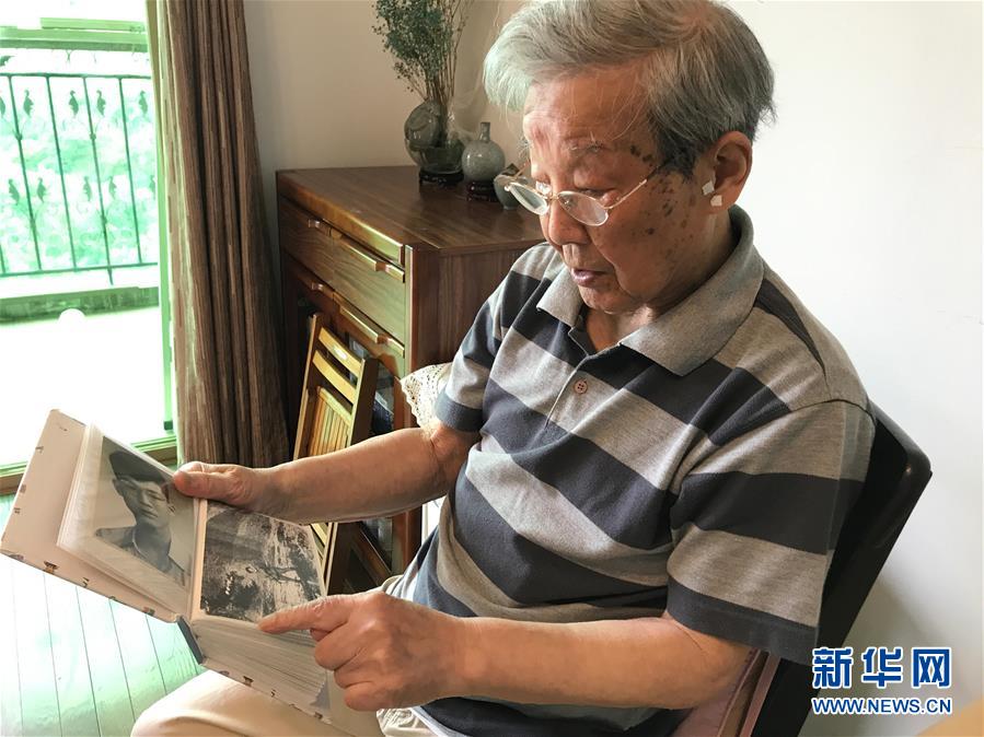 （紀念抗美援朝70周年&middot;圖文互動）戰(zhàn)地金達萊，花兒為誰開？&mdash;&mdash;記志愿軍老戰(zhàn)士文工隊員任紅舉