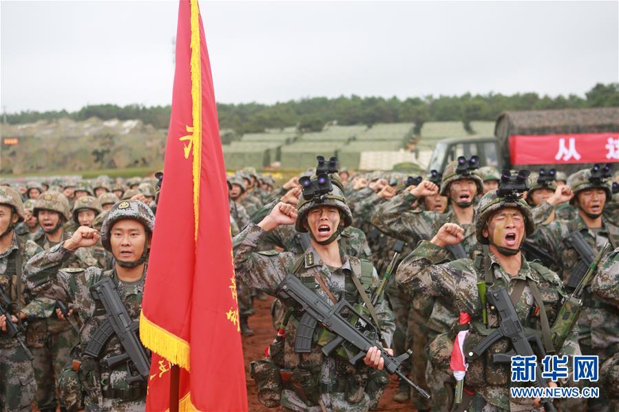 （在習(xí)近平強(qiáng)軍思想指引下&middot;我們?cè)趹?zhàn)位報(bào)告&middot;圖文互動(dòng)）（1）千里移防，鐵心跟黨走&mdash;&mdash;南部戰(zhàn)區(qū)陸軍第75集團(tuán)軍某紅軍旅政治建軍、練兵備戰(zhàn)記事