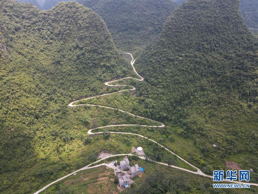 (新華全媒頭條·圖文互動(dòng))(2)決戰(zhàn)千山萬弄間——廣西“極貧角落”最后攻堅(jiān)記