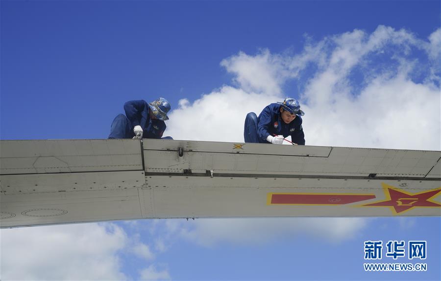 （在習(xí)近平強(qiáng)軍思想指引下&middot;我們?cè)趹?zhàn)位報(bào)告&middot;圖文互動(dòng)）（1）偵天探海 狩獵?？?mdash;&mdash;南部戰(zhàn)區(qū)海軍航空兵某師加速轉(zhuǎn)型提升新質(zhì)戰(zhàn)斗力記事