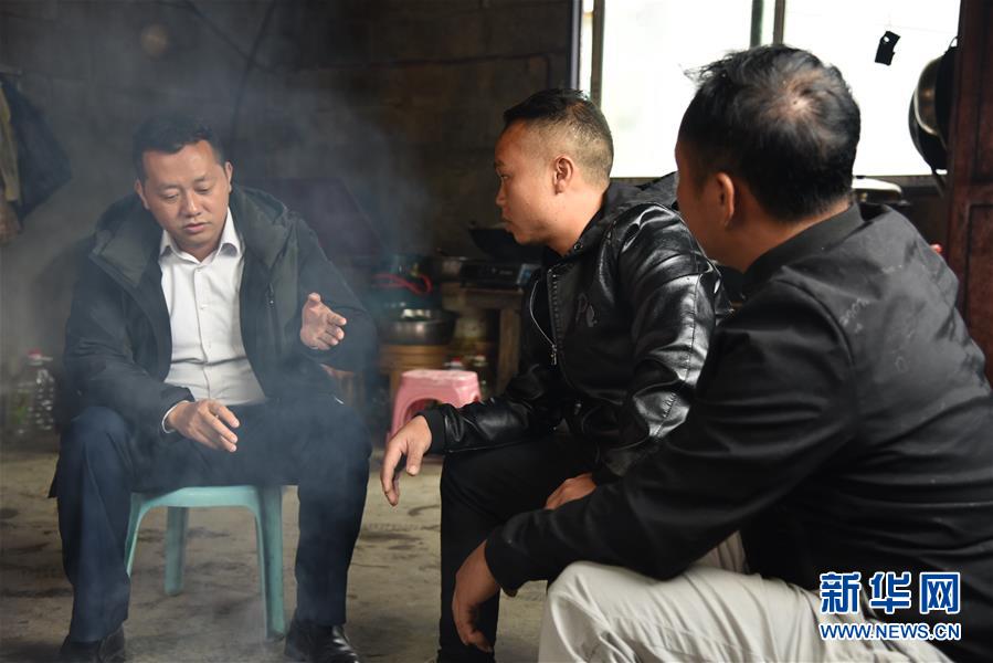 （決戰(zhàn)決勝脫貧攻堅(jiān)&middot;圖文互動(dòng)）&ldquo;父親未完成的事業(yè)，我來完成&rdquo;&mdash;&mdash;貴州父子接力脫貧攻堅(jiān)